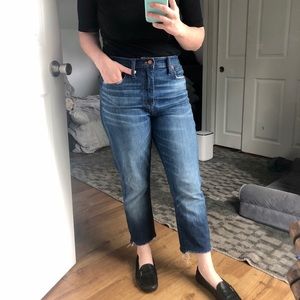 High rise slim boy jean with raw hem crop